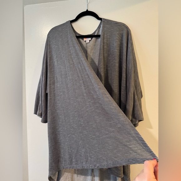 LuLaRoe Striped Open Front Cardigan white and gray high low - Picture 3 of 5